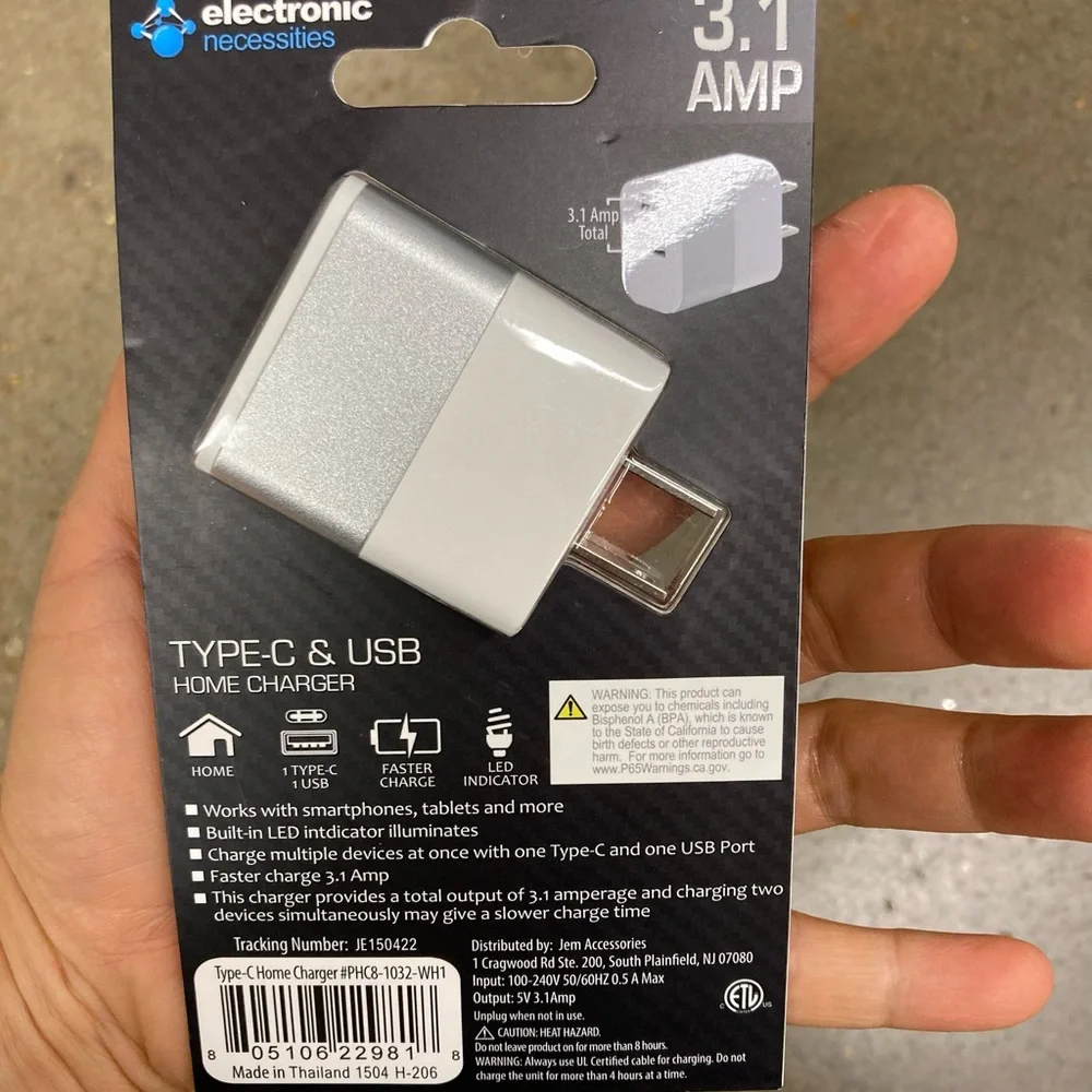 NWT Type-C & USB Home Charger
